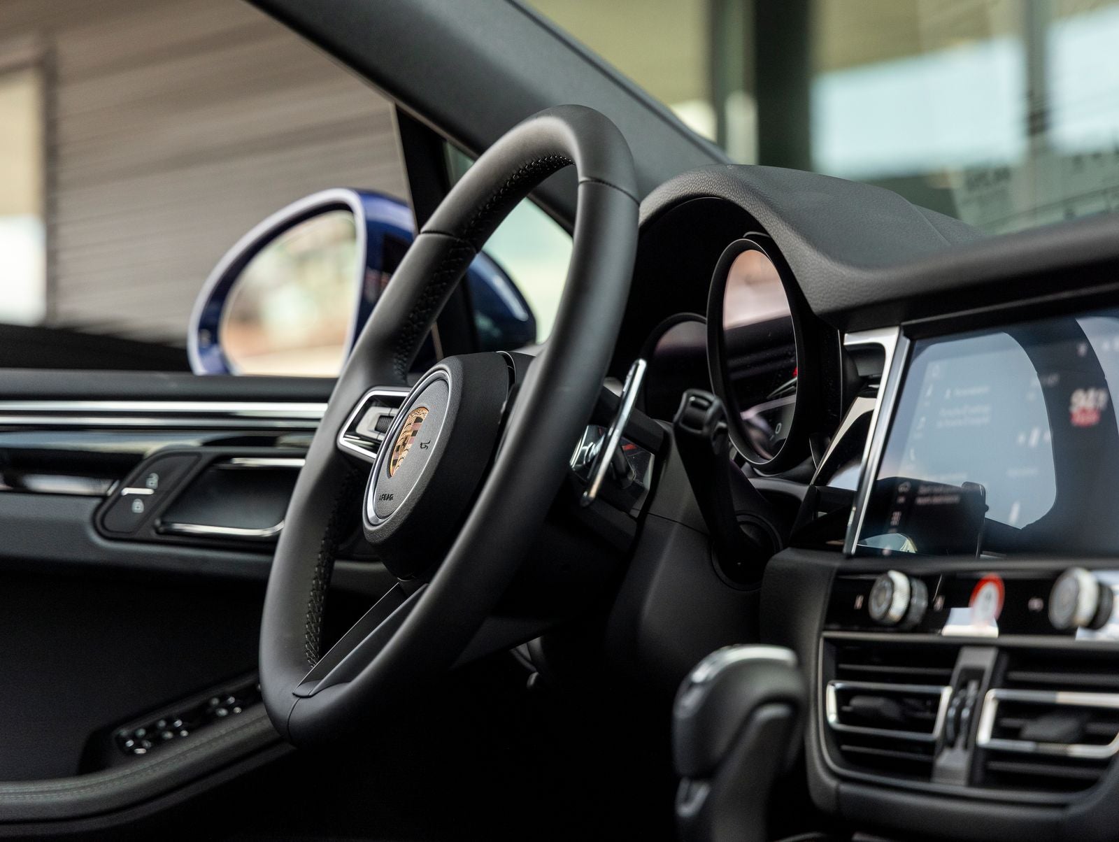 2026 Porsche Macan AWD