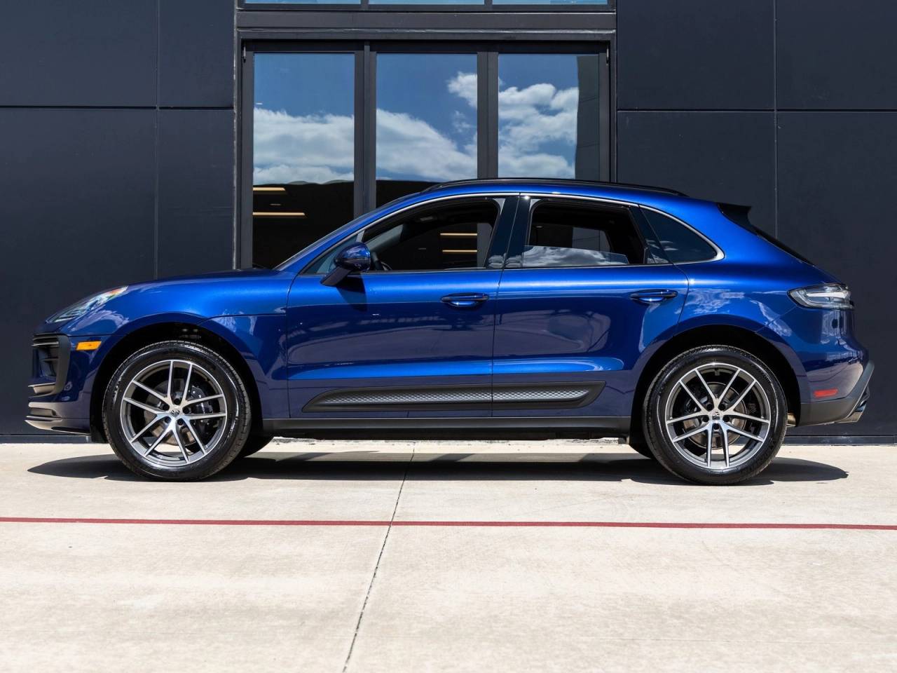 2026 Porsche Macan AWD
