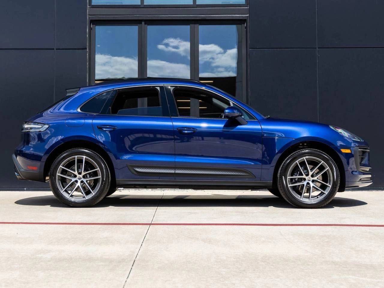 2026 Porsche Macan AWD