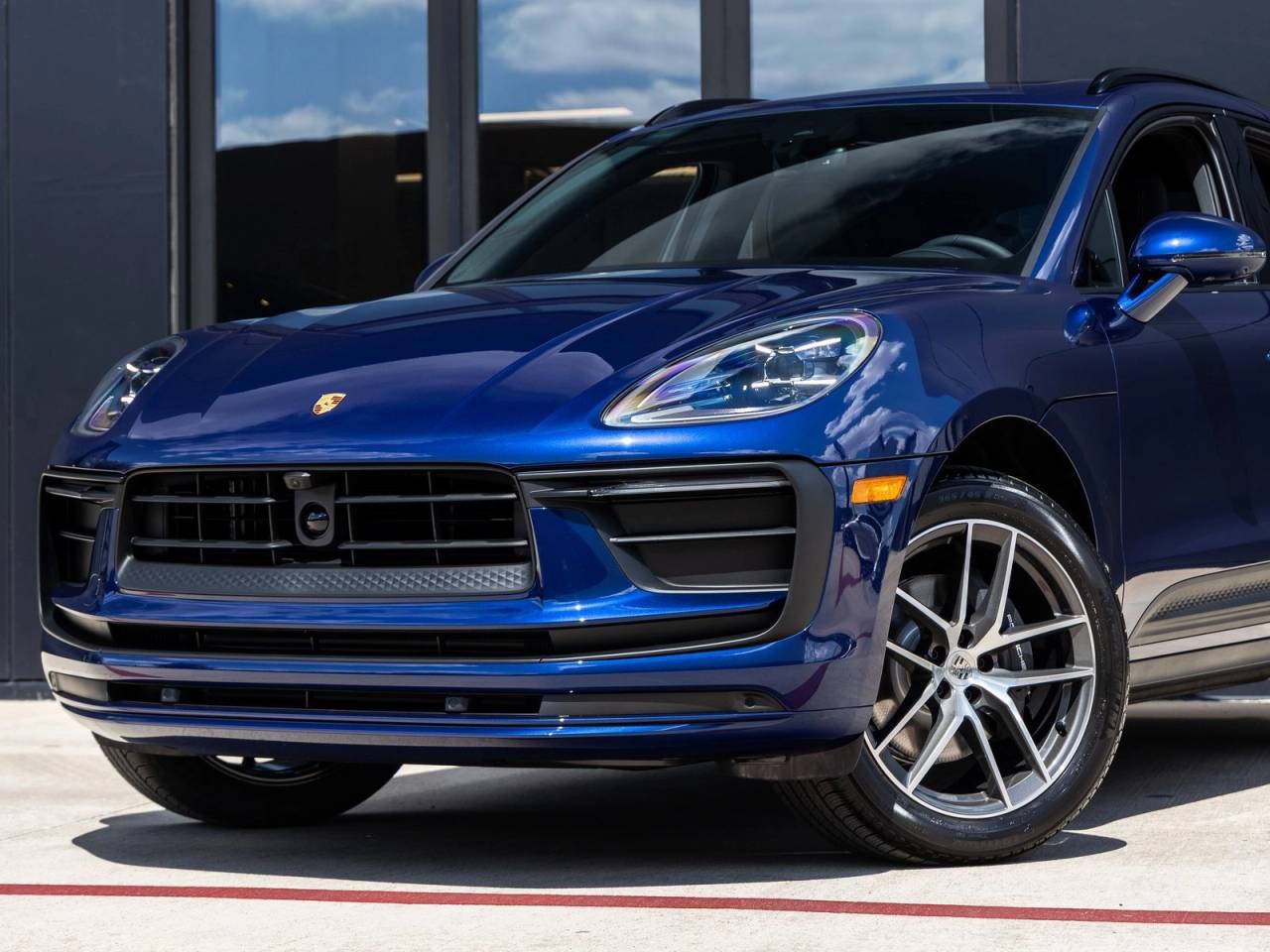 2026 Porsche Macan AWD