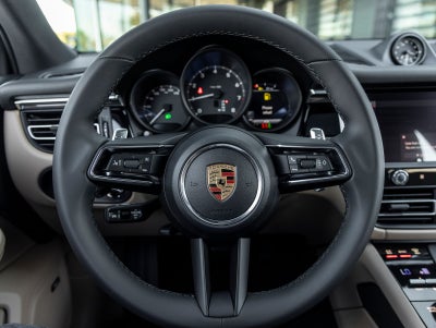 2026 Porsche Macan AWD