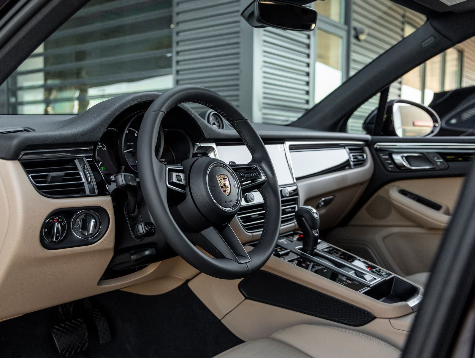 2026 Porsche Macan AWD