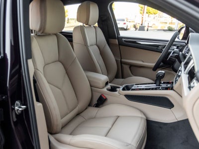 2026 Porsche Macan AWD