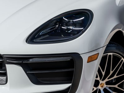 2026 Porsche Macan AWD