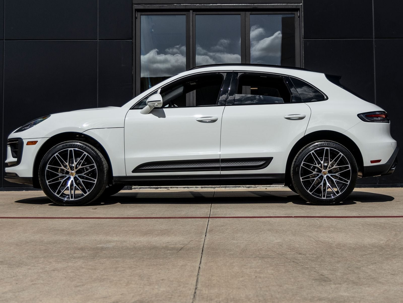 2026 Porsche Macan AWD