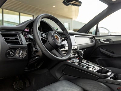 2026 Porsche Macan AWD