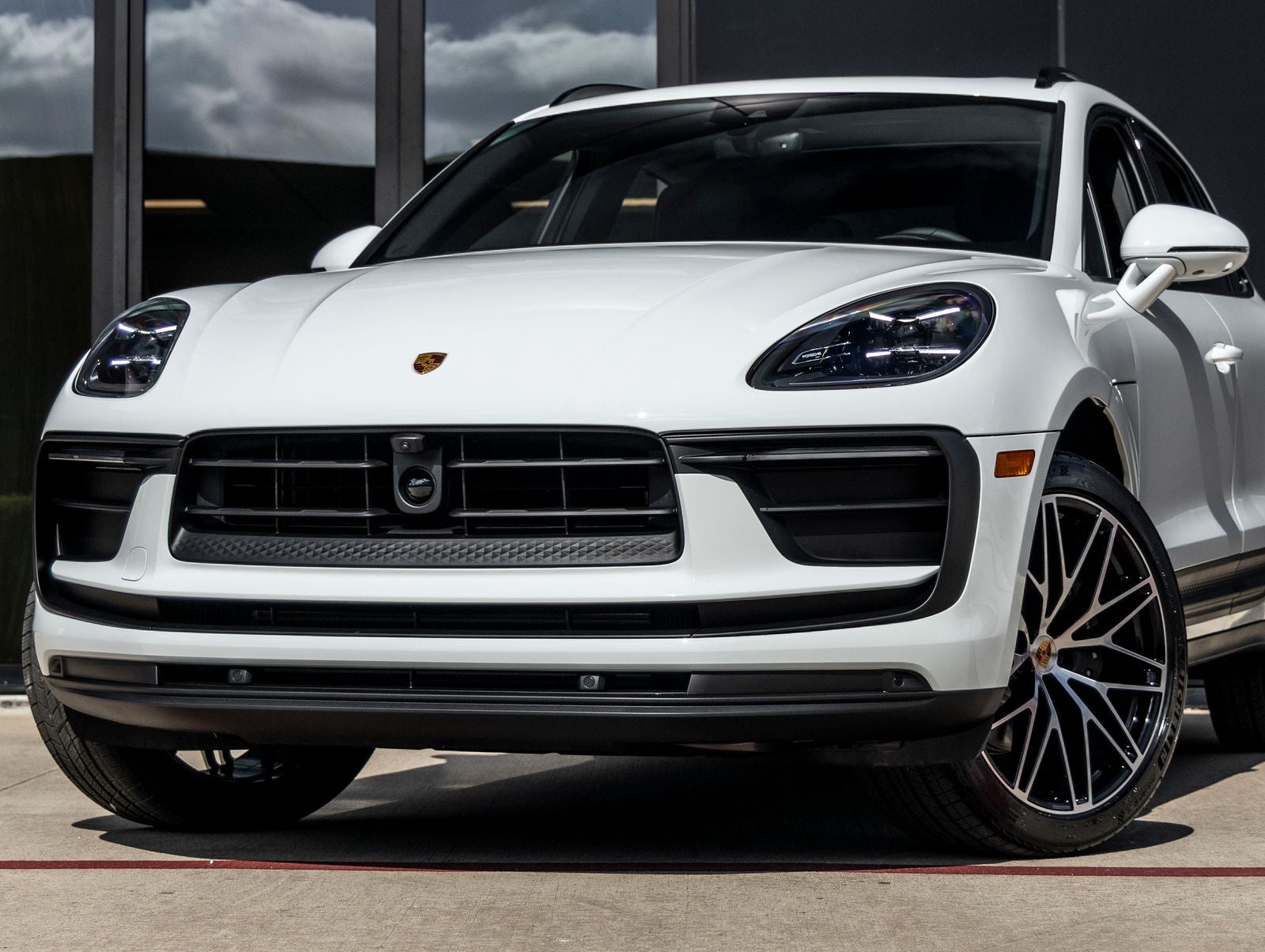 2026 Porsche Macan AWD