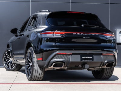 2026 Porsche Macan AWD