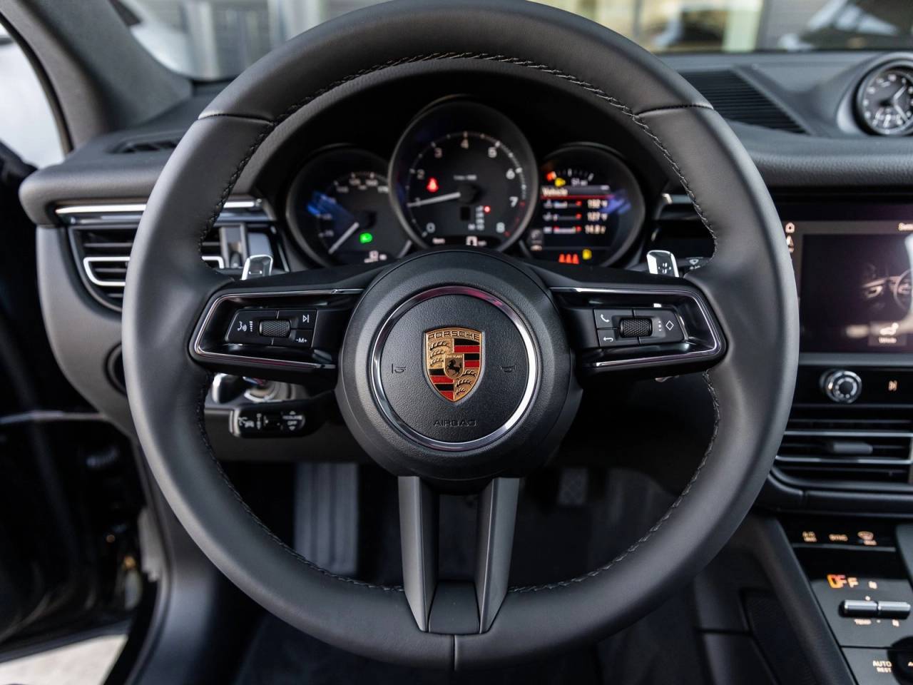 2026 Porsche Macan AWD