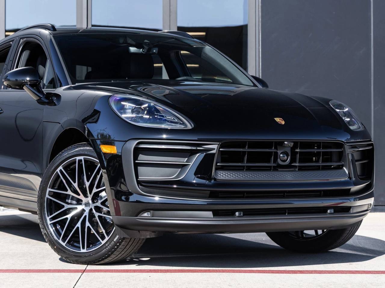 2026 Porsche Macan AWD