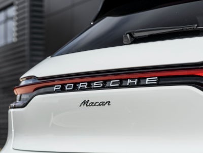 2026 Porsche Macan Base