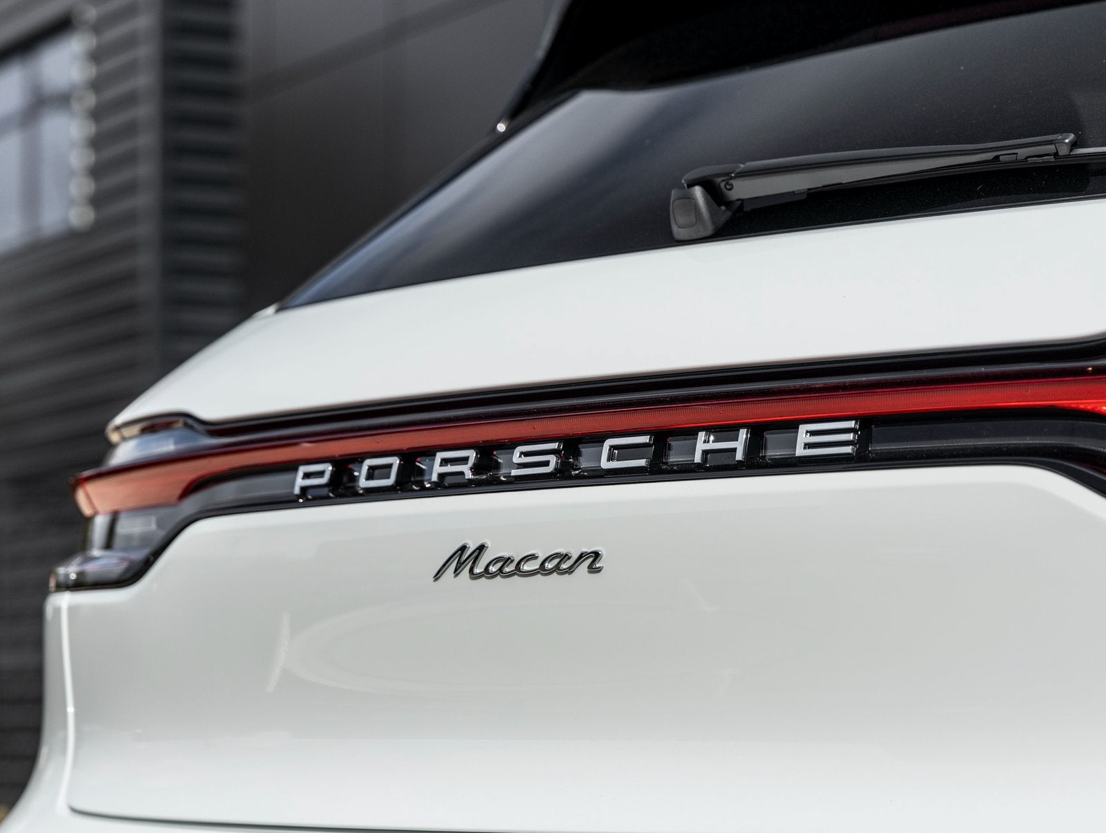 2026 Porsche Macan Base