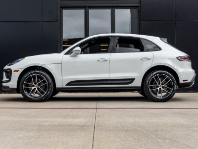 2026 Porsche Macan Base