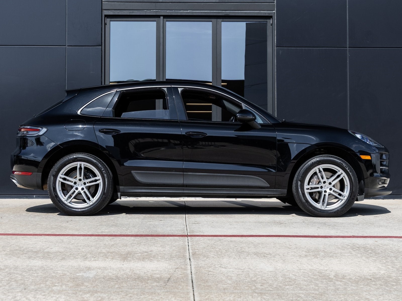2021 Porsche Macan Macan