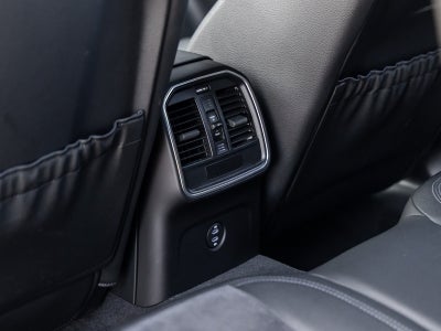 2021 Porsche Macan Macan