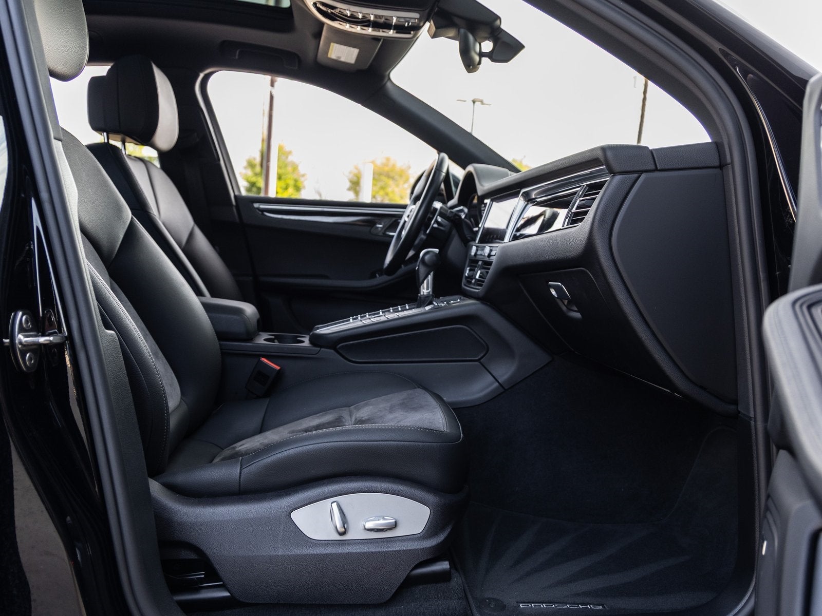 2021 Porsche Macan Macan