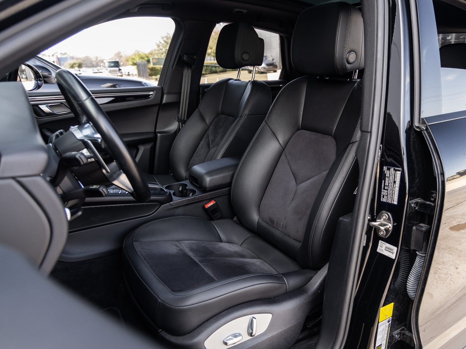 2021 Porsche Macan Macan