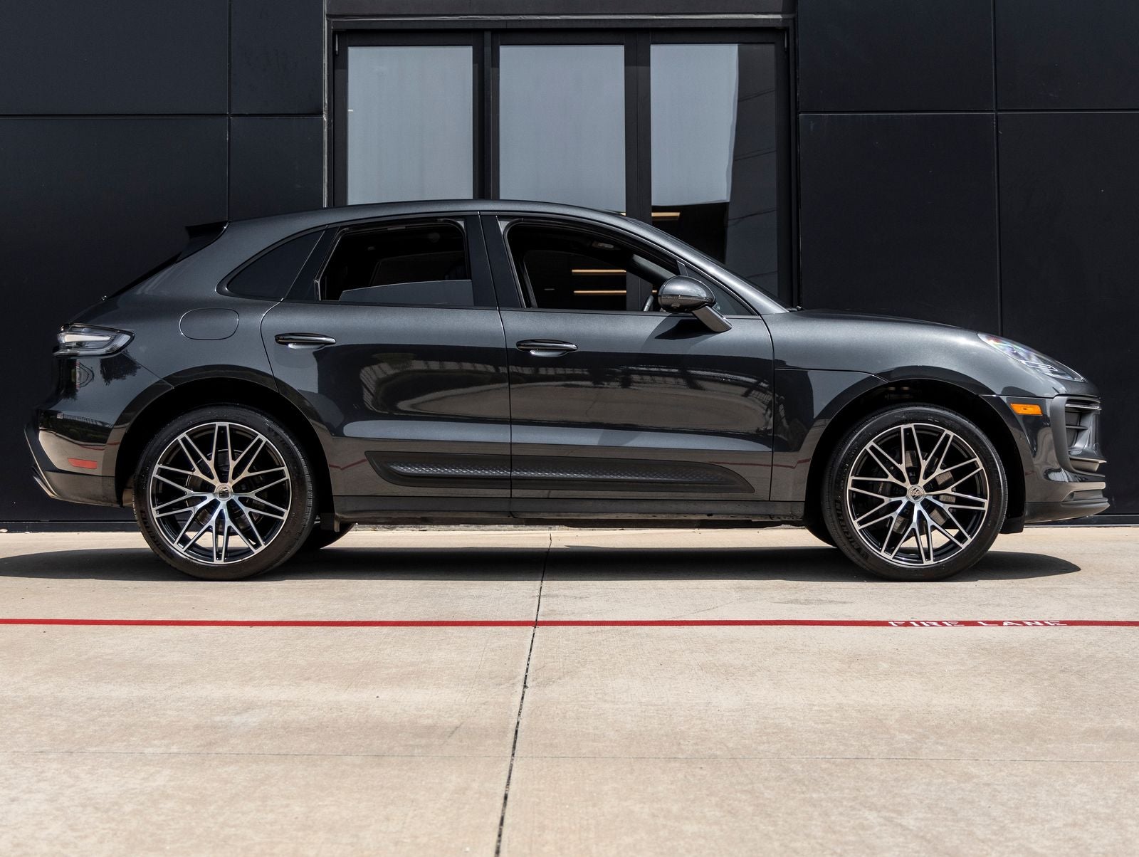 2023 Porsche Macan Macan (MY23)