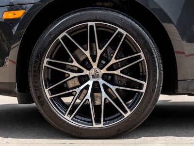 2023 Porsche Macan Macan (MY23)