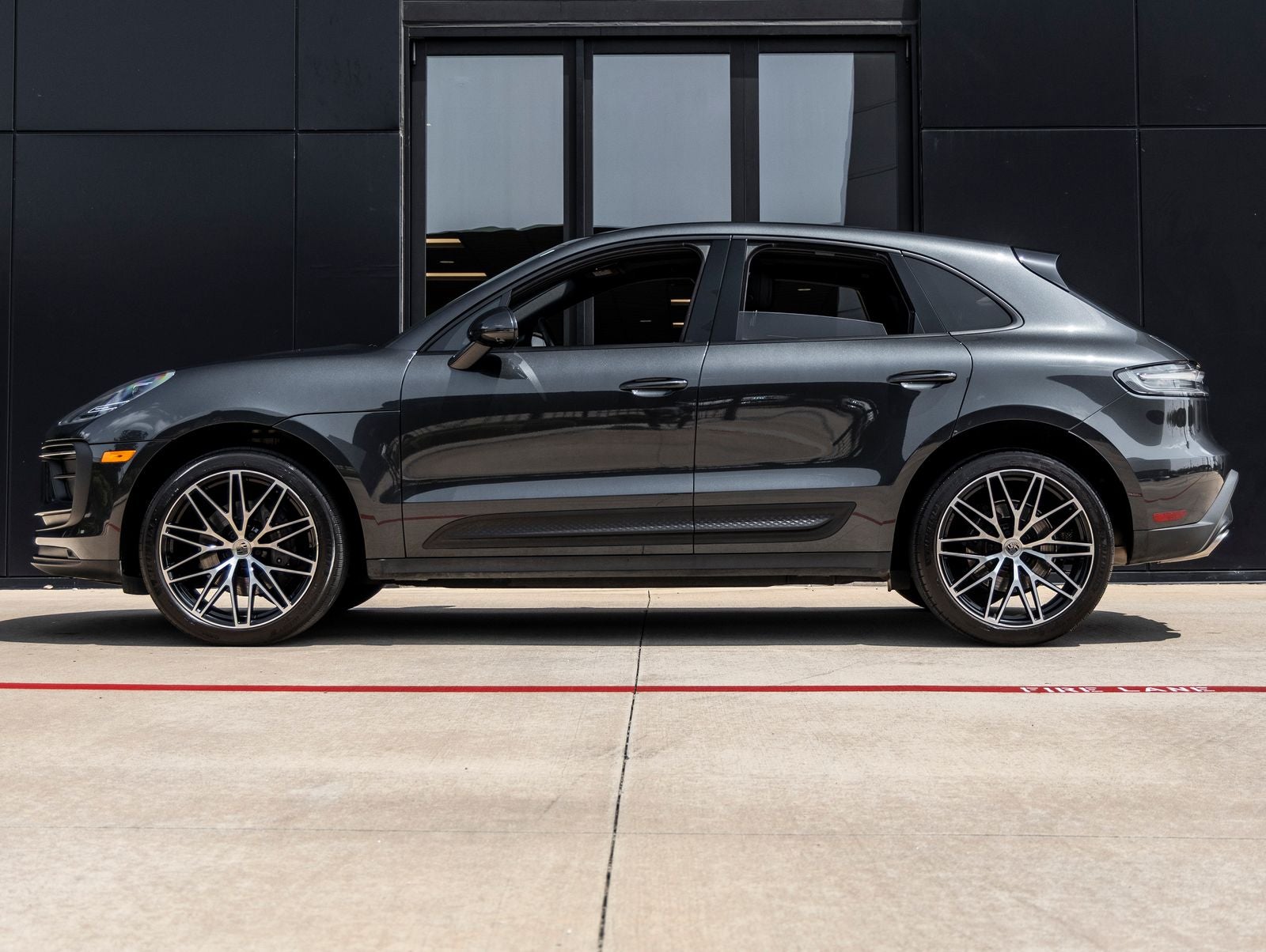 2023 Porsche Macan Macan (MY23)