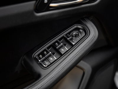 2023 Porsche Macan Macan (MY23)