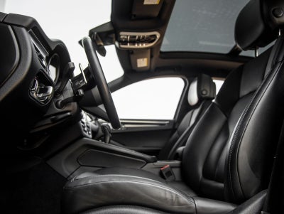 2023 Porsche Macan Macan (MY23)