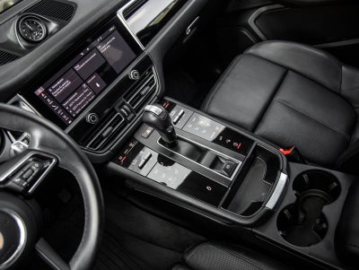 2023 Porsche Macan Macan (MY23)