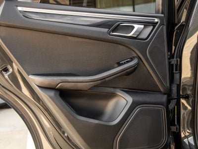 2023 Porsche Macan Macan (MY23)