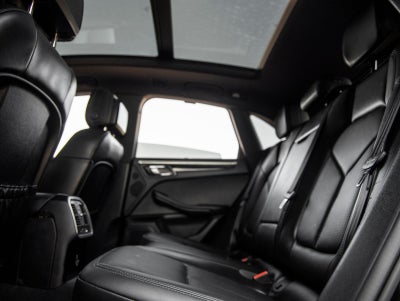 2023 Porsche Macan Macan (MY23)