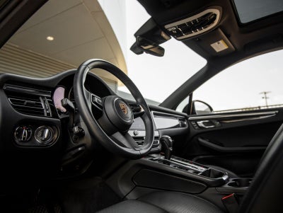 2023 Porsche Macan Macan (MY23)