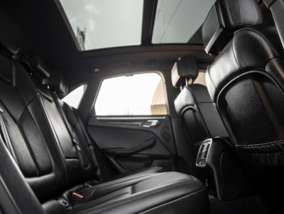 2023 Porsche Macan Macan (MY23)