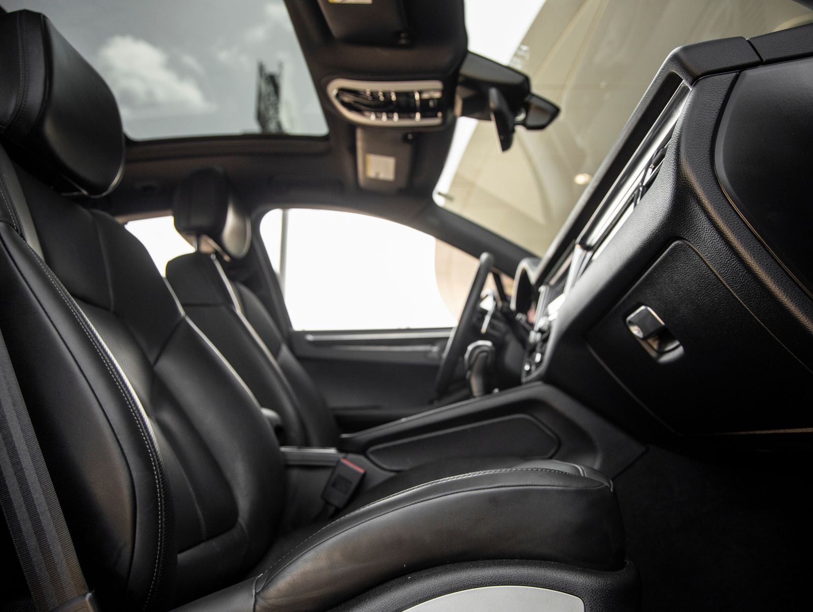 2023 Porsche Macan Macan (MY23)