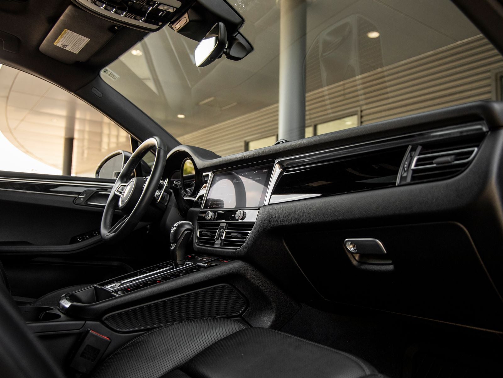 2023 Porsche Macan Macan (MY23)