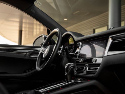 2023 Porsche Macan Macan (MY23)