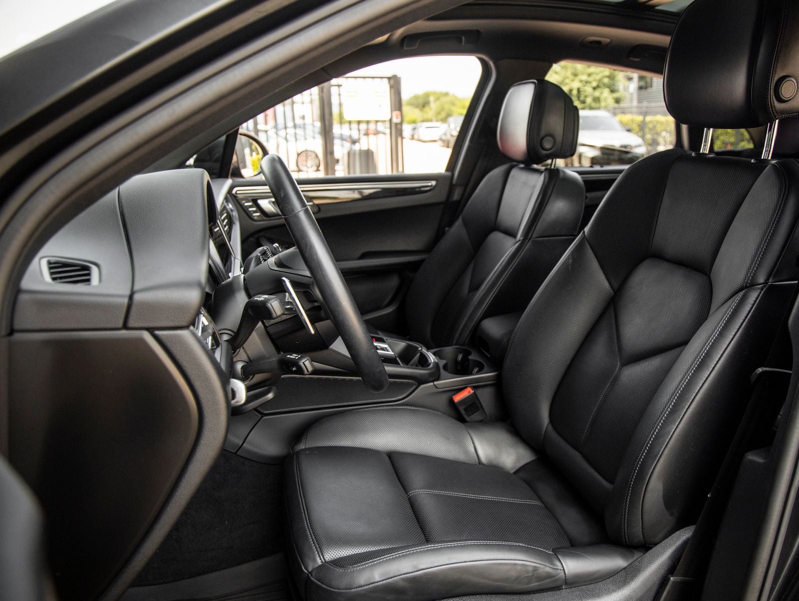 2023 Porsche Macan Macan (MY23)