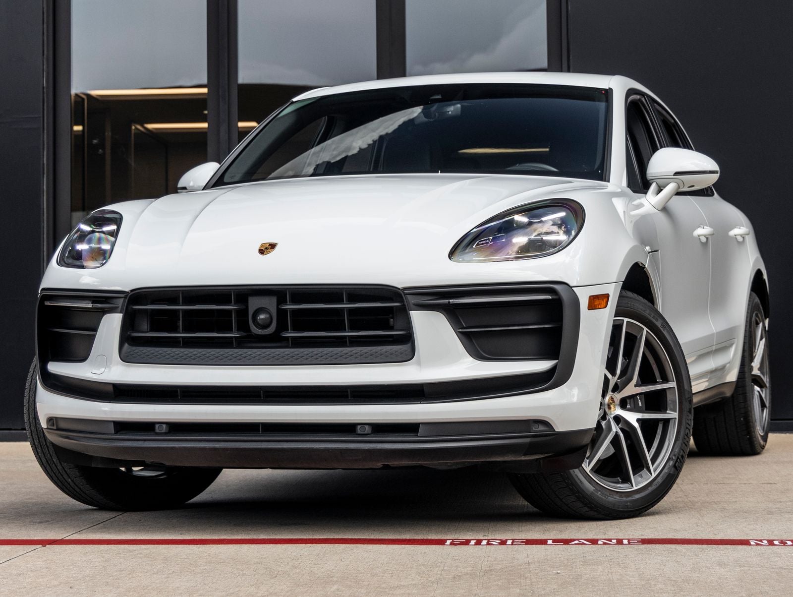 2023 Porsche Macan Macan (MY23)