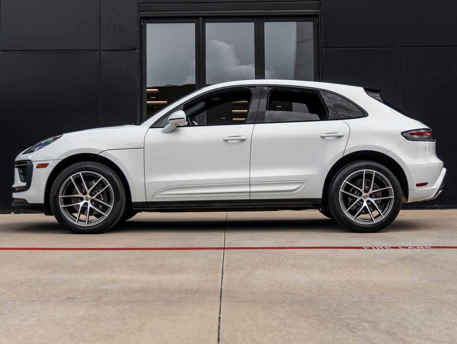 2023 Porsche Macan Macan (MY23)