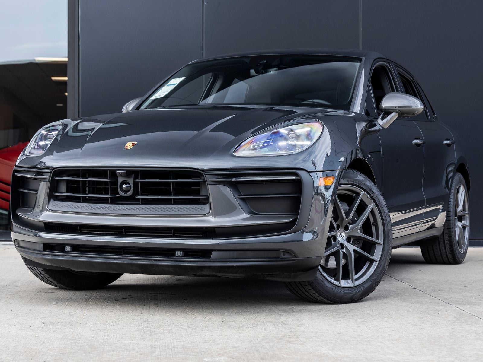 2025 Porsche Macan T