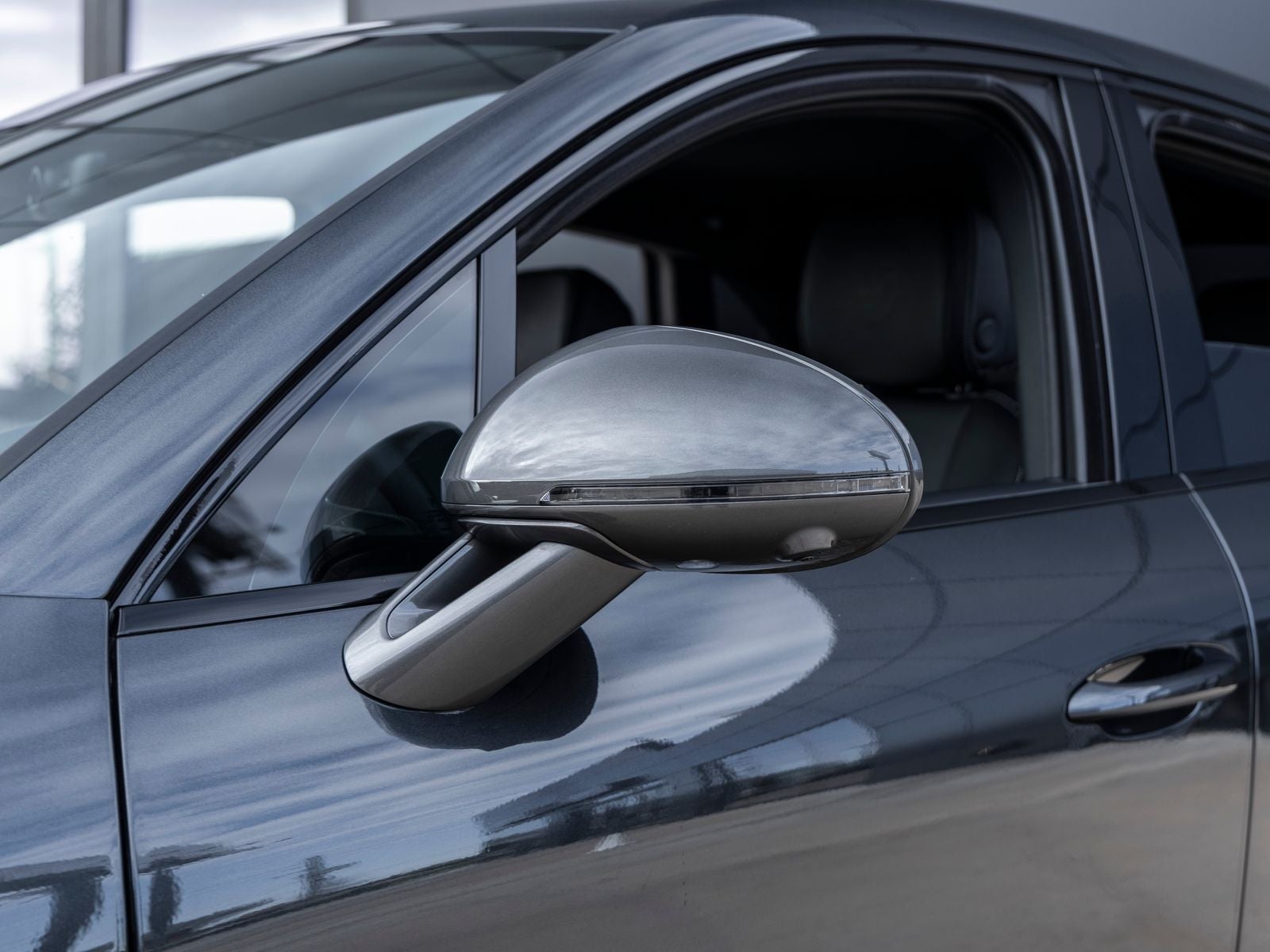 2025 Porsche Macan T