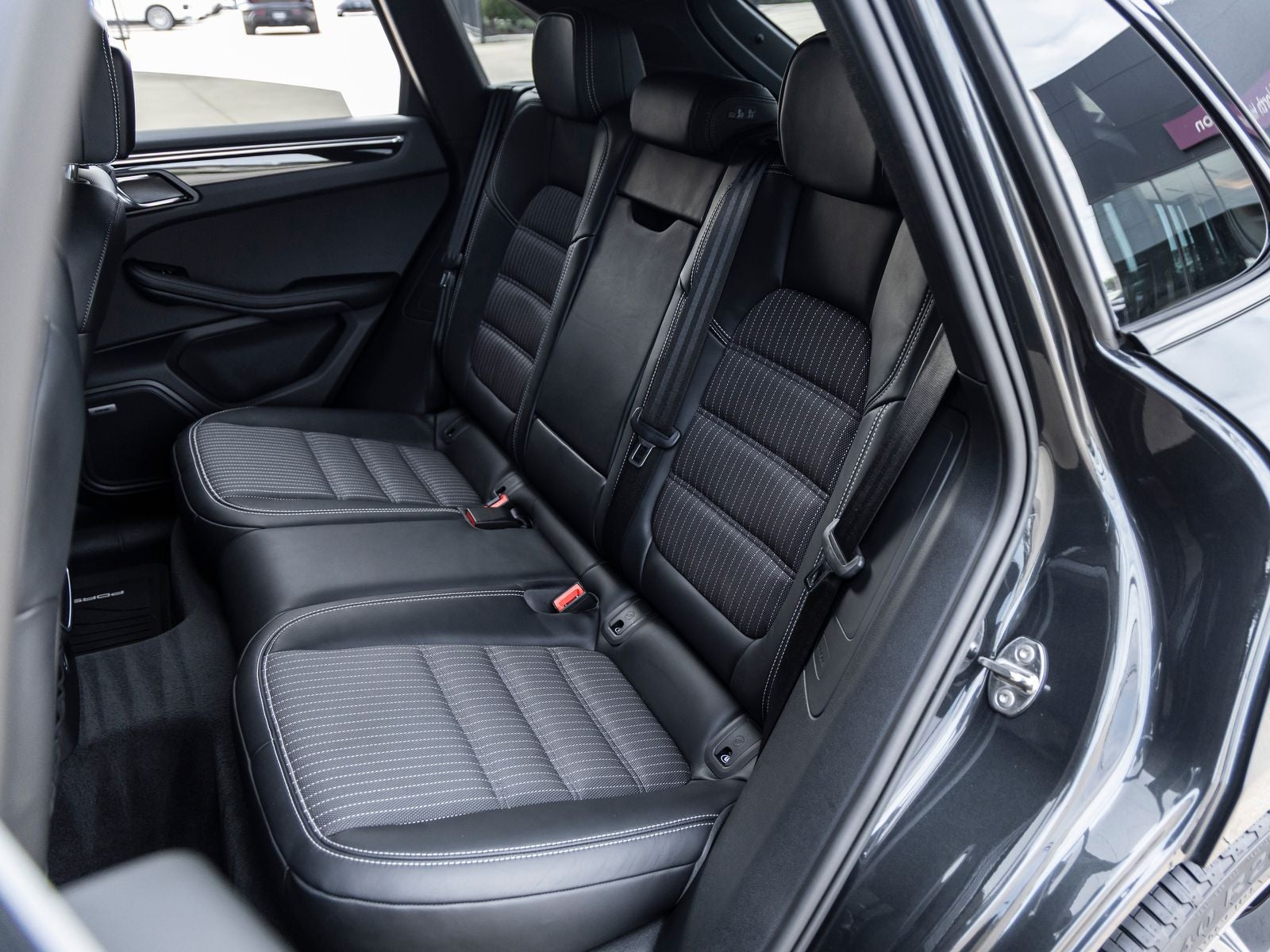 2025 Porsche Macan T