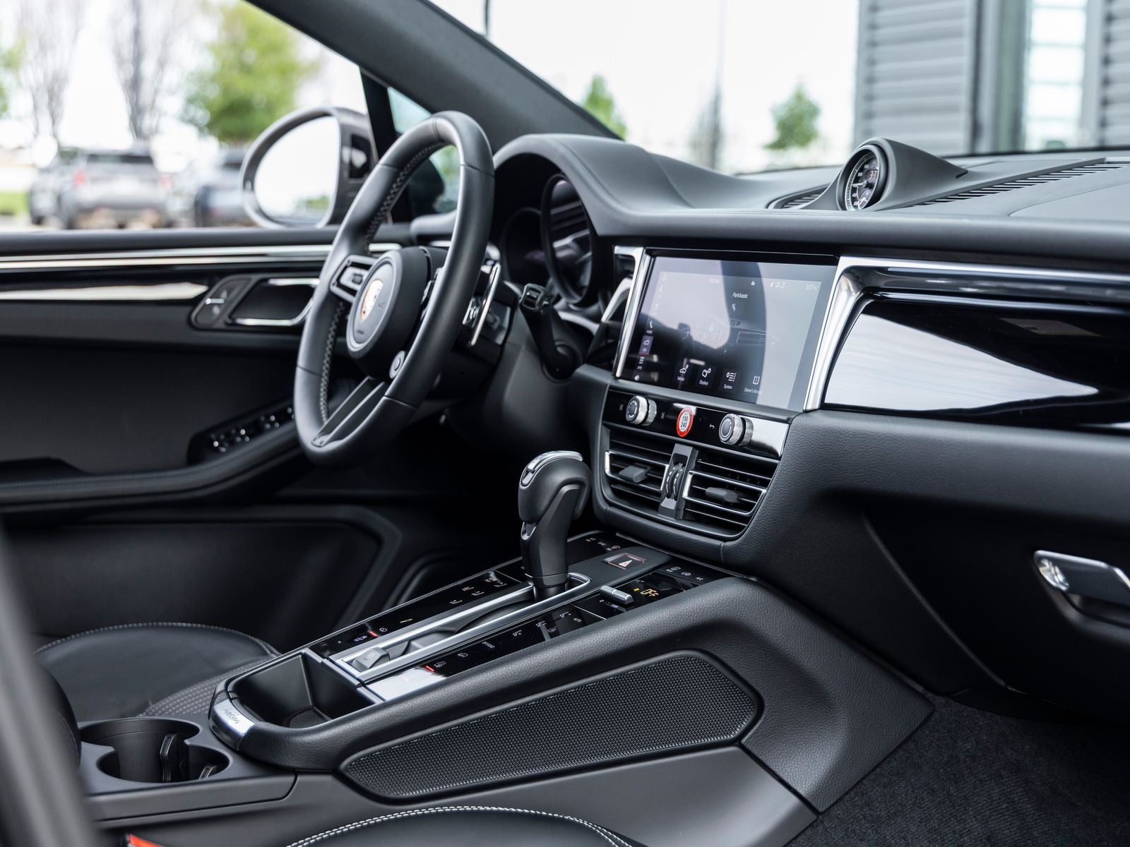 2025 Porsche Macan T