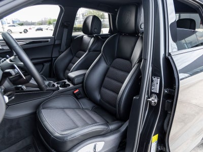2025 Porsche Macan T