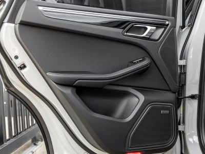 2025 Porsche Macan AWD