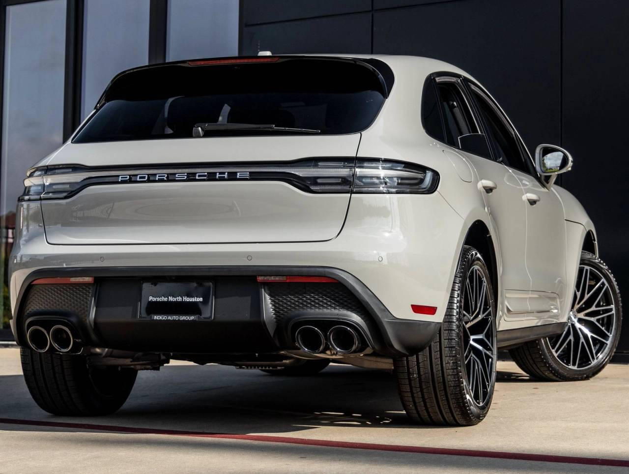 2025 Porsche Macan AWD