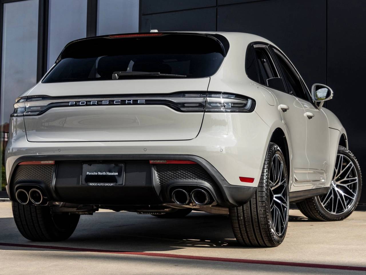 2025 Porsche Macan AWD