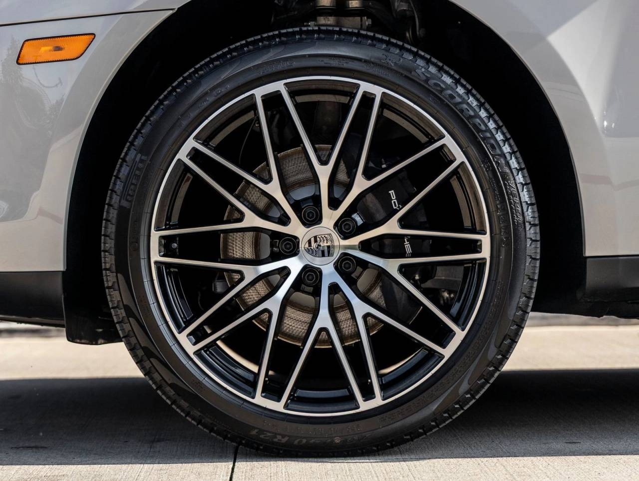 2025 Porsche Macan AWD