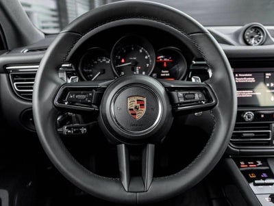 2025 Porsche Macan AWD