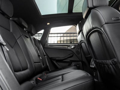 2025 Porsche Macan AWD