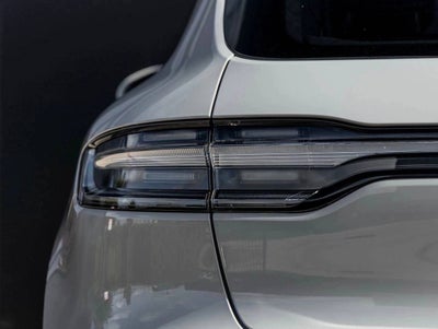 2025 Porsche Macan AWD