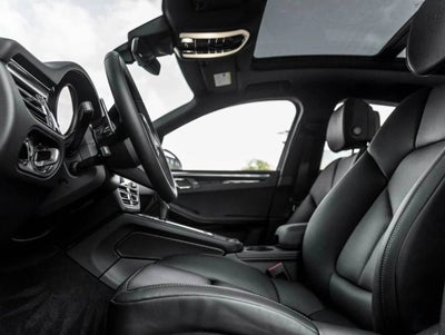 2025 Porsche Macan AWD